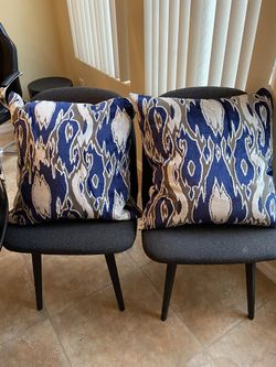 Two z-galleries Blue/gray/off White Pillows