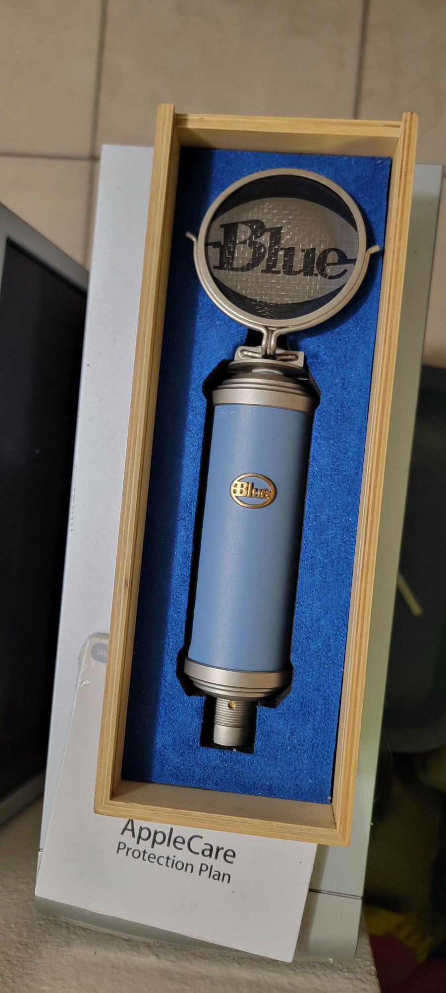 Bluebird Mic And Stand