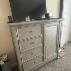 Dresser And Nightstand For Sale