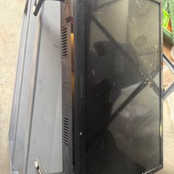 Insignia 23.5” tv