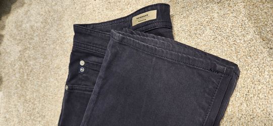 Graduate Tailored Leg pants
AG-Mens sz 31/32