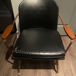 >>Mid Century Black Armchair<<