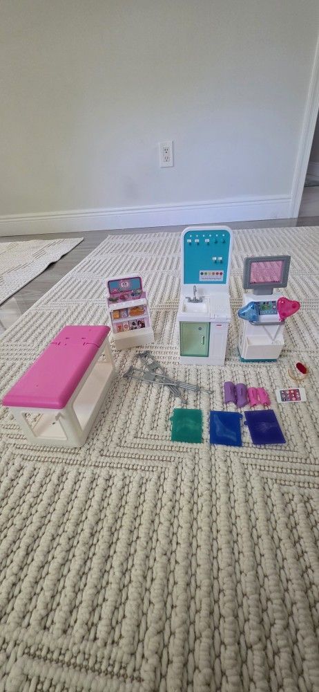 Career Barbie Doctor Set
