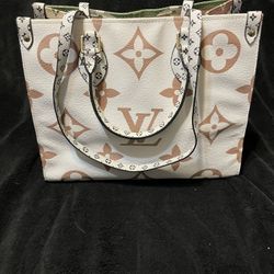 Authentic Louis Vuitton OnTheGo (On the Go) Khaki & White SOLD OUT