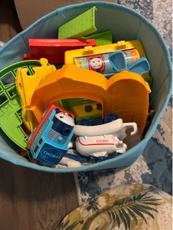 Thomas the tank engine train track set