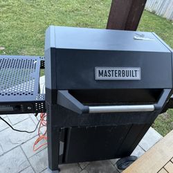 AutoIgnite™ Series 545 Digital Charcoal BBQ and Smoker