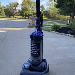 Dyson Vacuum 