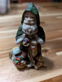 (S16) Vintage Green Robe Santa Claus Figurine
