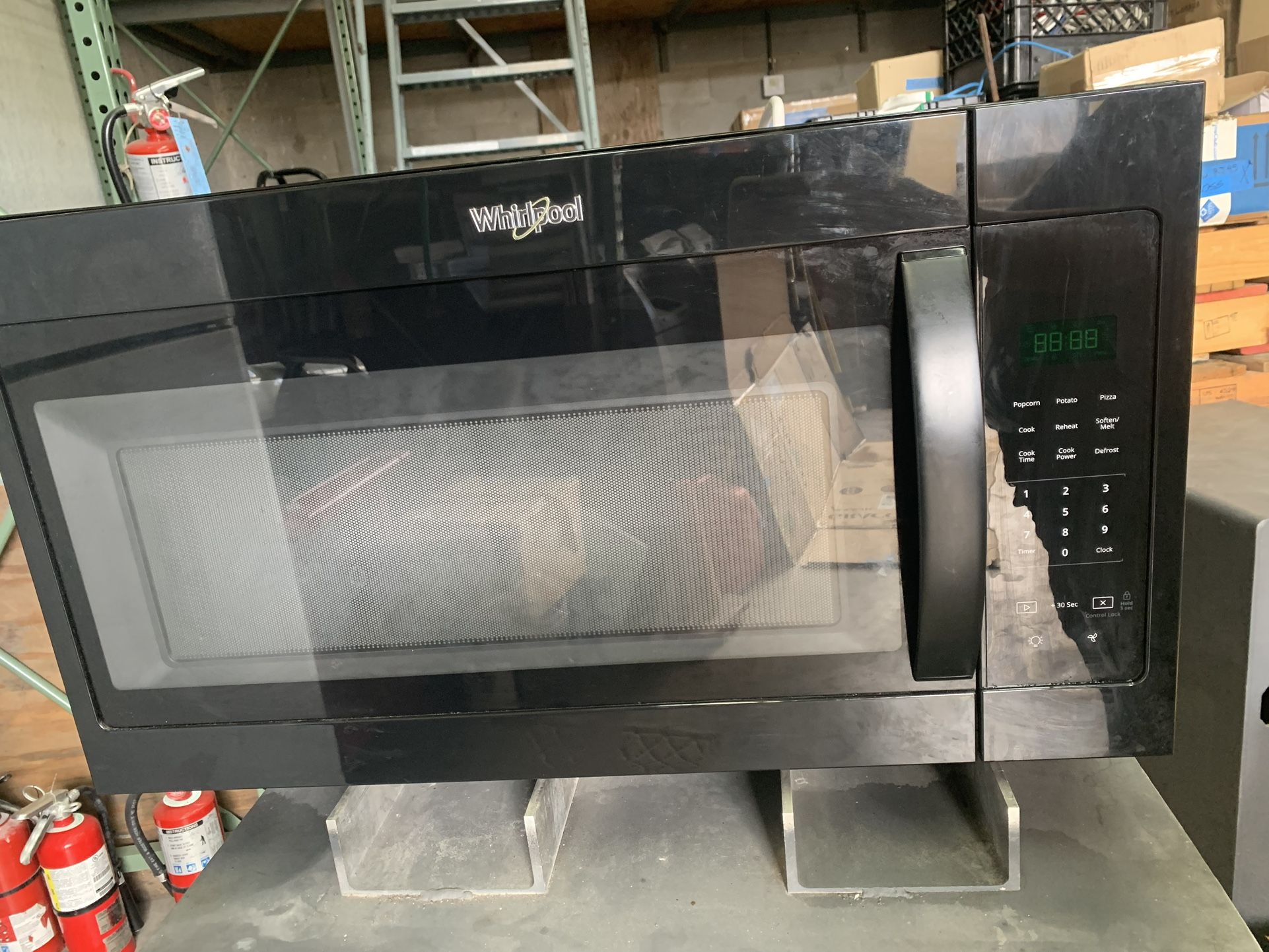 Whirlpool 1.7 cu ft Microwave