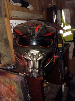 predator helmet ( M.)