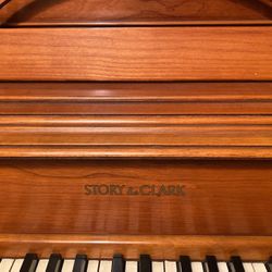 Story & Clark Piano