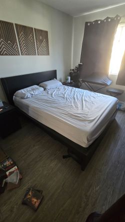 Queen size bed frame wood