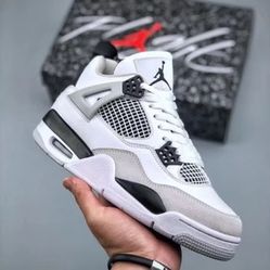 Jordan 4s
