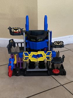 Fisher-Price Super Friends DC Transformer Batcave And Car Imaginext