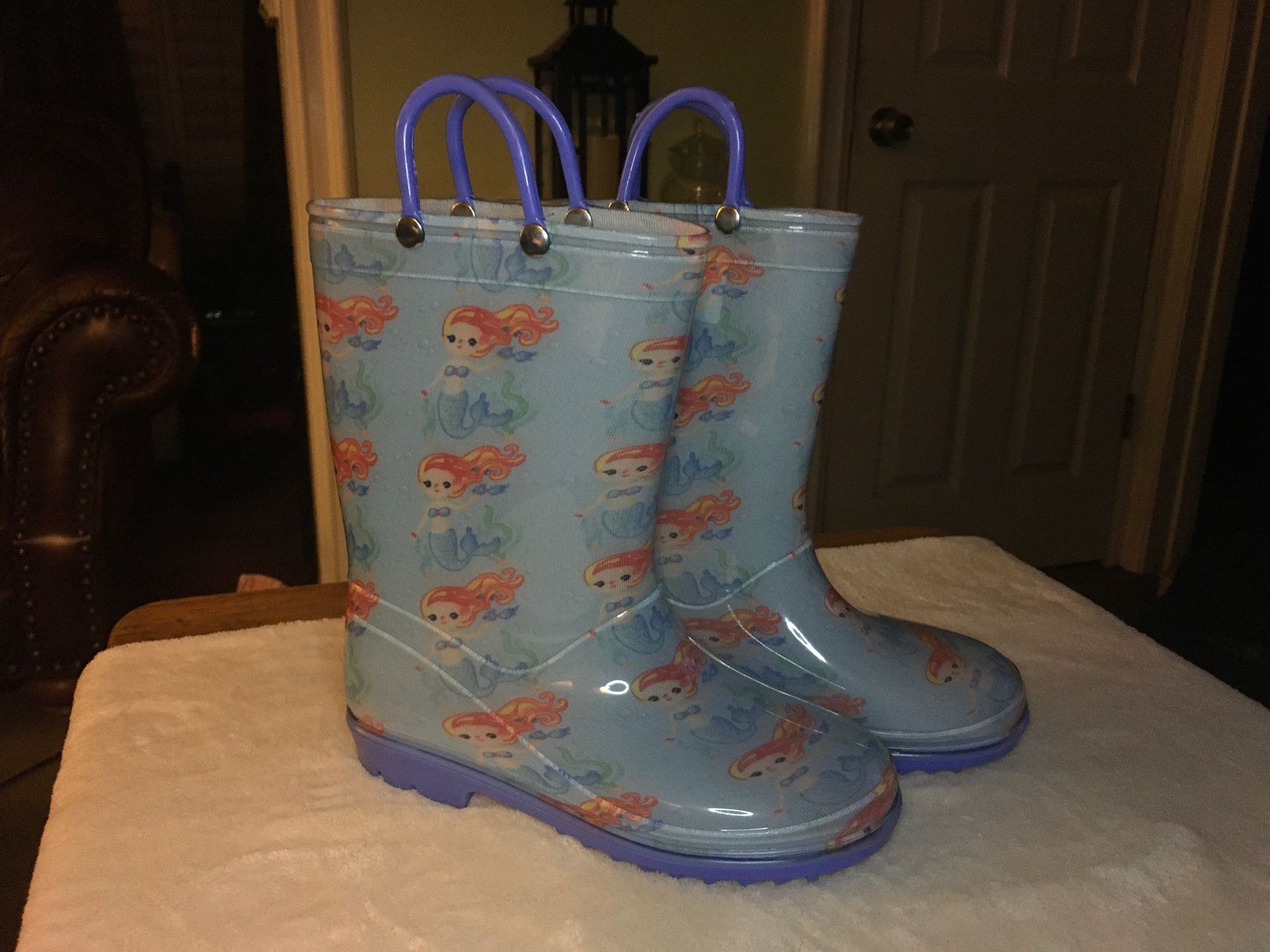 NEW GIRLS MERMAID RAIN BOOTS SIZES Y13 Y1 available in Inglewood 90301