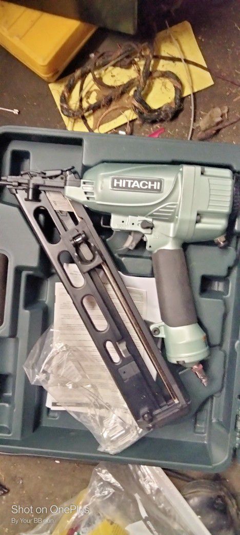 Hitachi Nail Gun