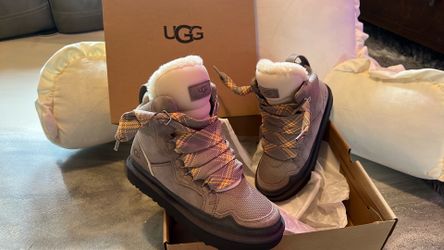 UGG SHOE/Boot  women Highmel size 7