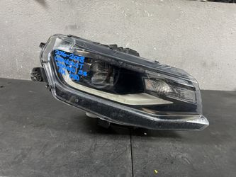 2016-2017-2018 CHEVROLET CAMARO SS RIGHT HID HEADLIGHT OEM USED #9305