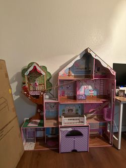 Kidkraft dollhouse (5 feet tall)
