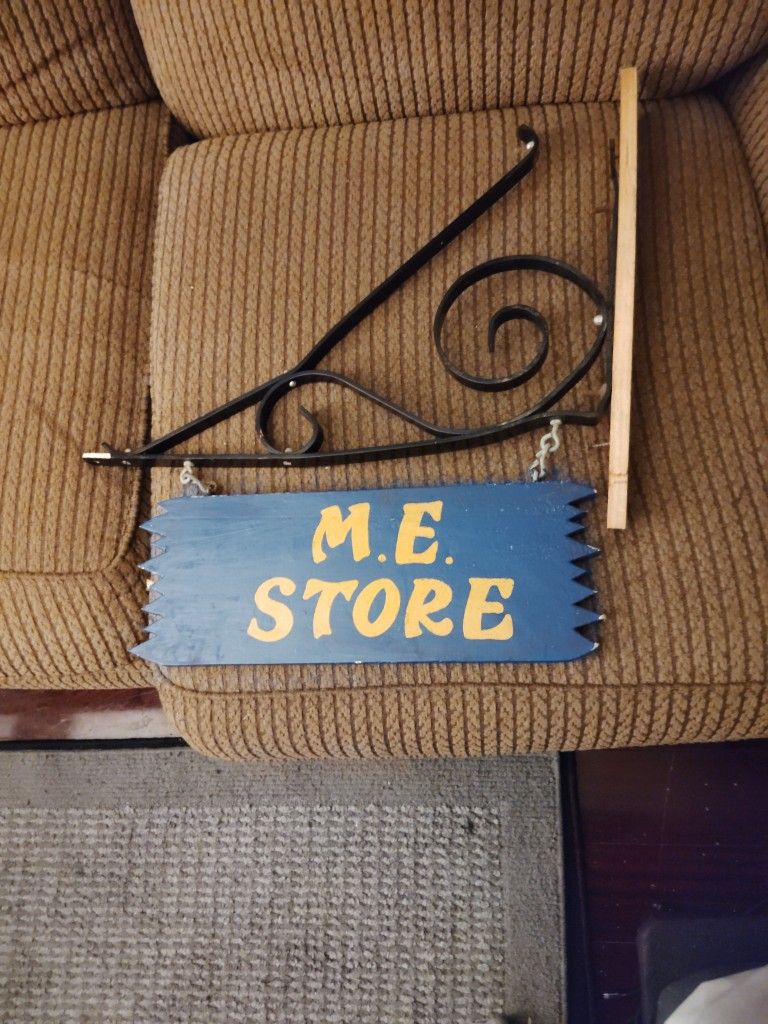 Old https://offerup.com/redirect/?o=TS5FLnN0b3Jl Sign From Ellet High School