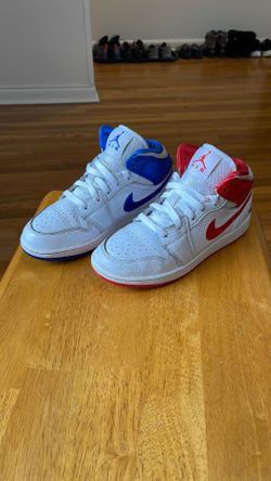 ALMOST NEW CONDITION NIKE AIR JORDAN 1 Size 4Y