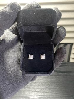 S925 Moissanite Stud Earrings – Square Cluster
