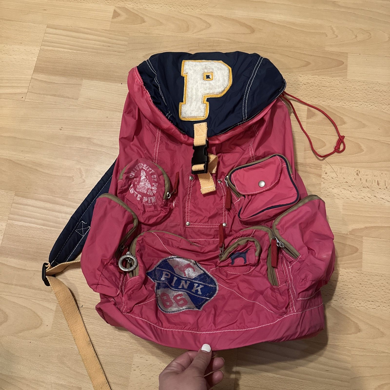 VS PINK UNIVERSITY RED VINTAGE BACKPACK Victoria main image 4