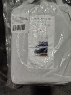 Brand new Anthropologie Joey Washed Percale Queen duvet cover.