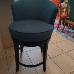  24" Swivel Bar Stools