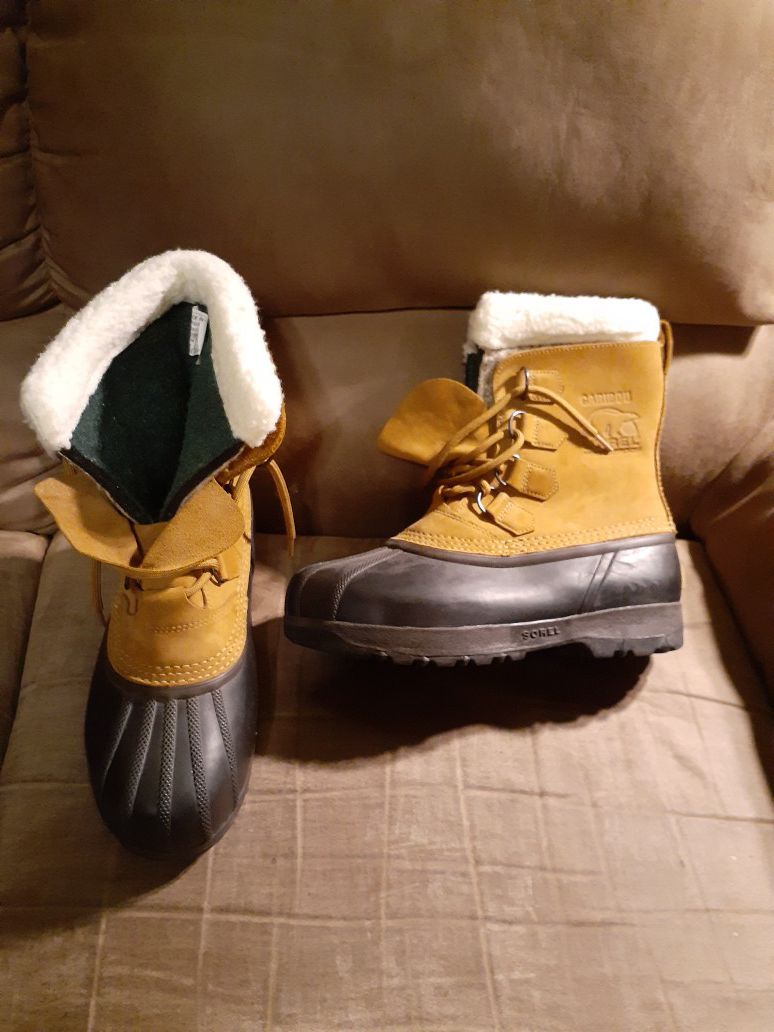 Unisex Sorel Caribou boots - size 8