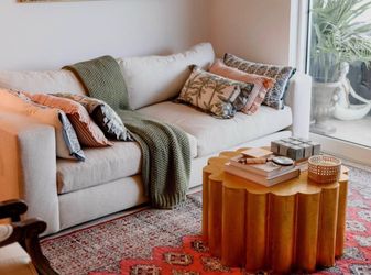 Sofa Crate and Barrel Beige