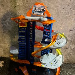 Hot wheels ultimate race track