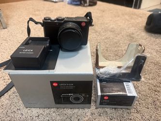 Leica D-LUX (Typ 109) 12.8MP Digital Camera + Protector + Hand Grip (Eng/Black)