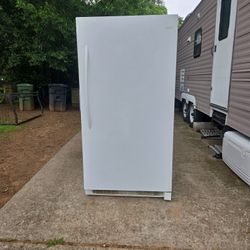 Frigidaire Stand Up Freezer 5 Foot Tall  3 ×2 Wide