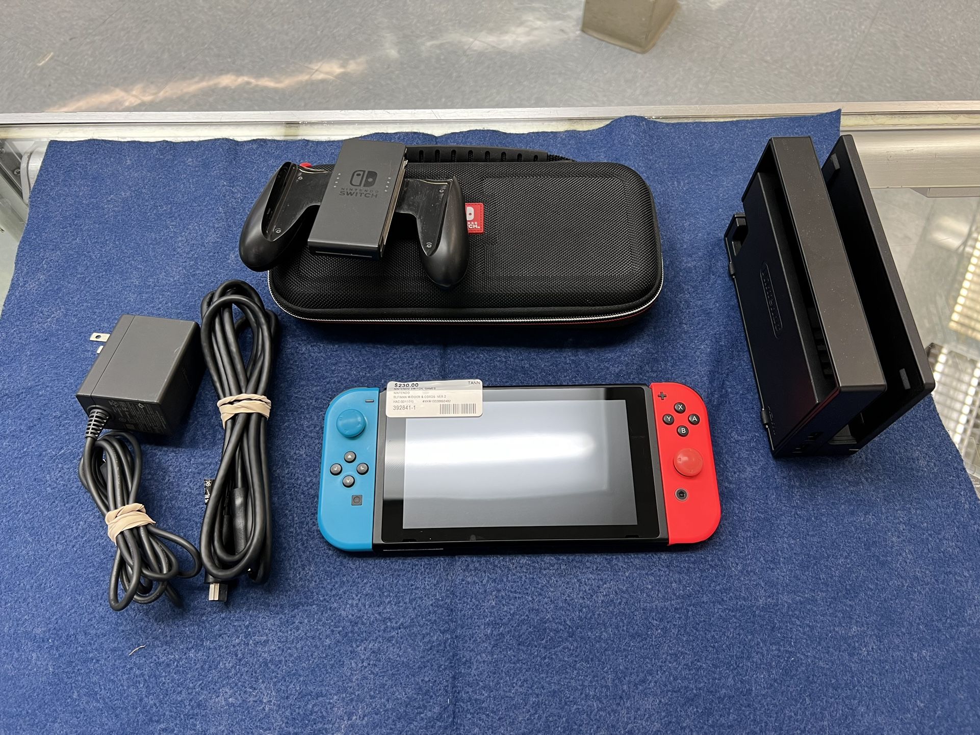 Nintendo Switch (Version 2)
