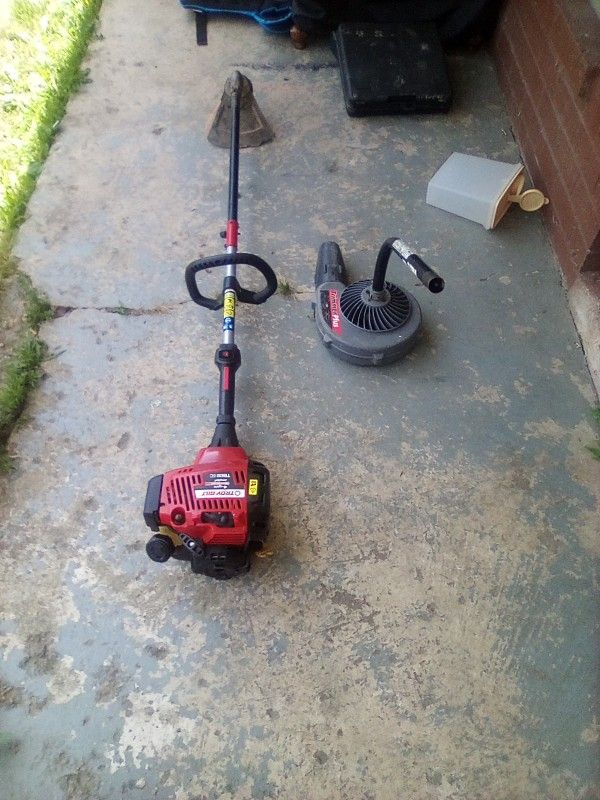 Troy Built 4 Cycle No Mix Oil And Gas Jump Start And Detachable Blower