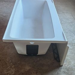 Brand New Without Box Tub.