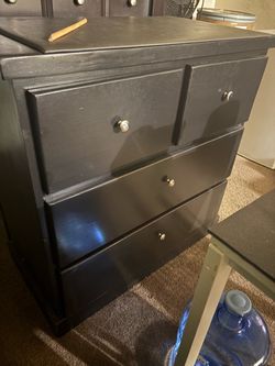 Solid wood 4 drawer chest / dresser
