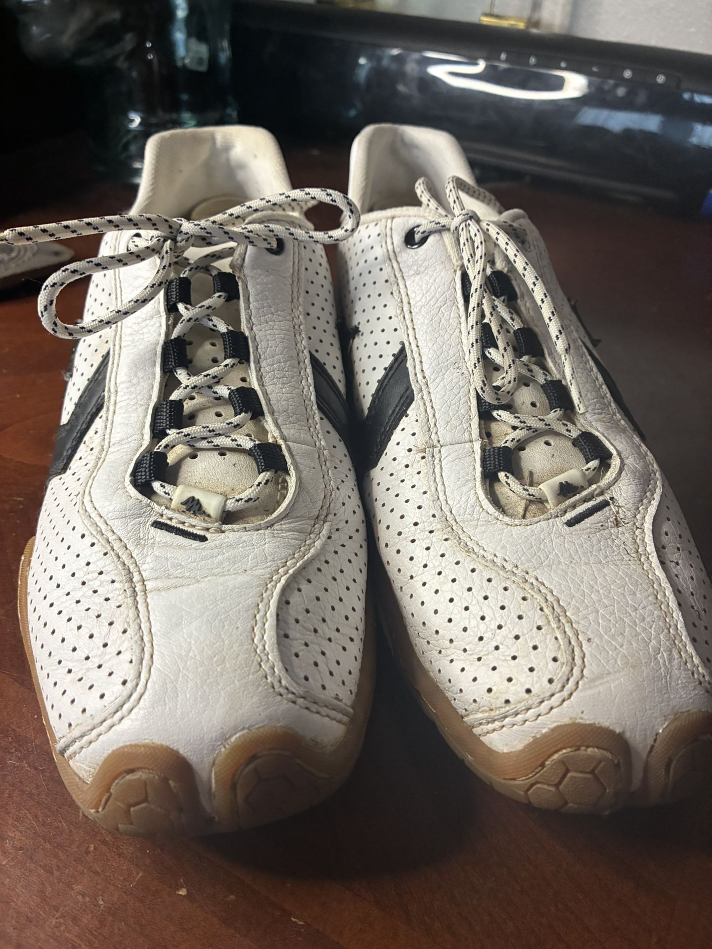 CONVERSE CATCH 22 OX White/Black Leather Sneaker Athletic Shoe Men 6 Women 7.5