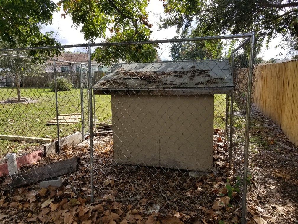 Dog cage, excellent condition