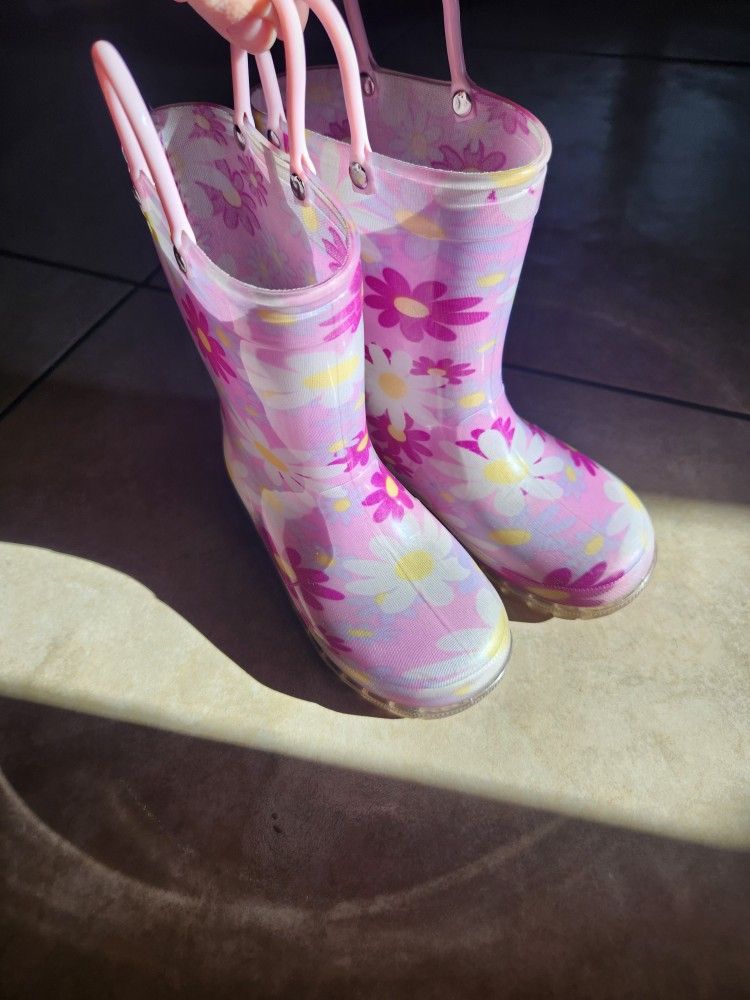 Toddler Size 9 Light Up Rain Boots