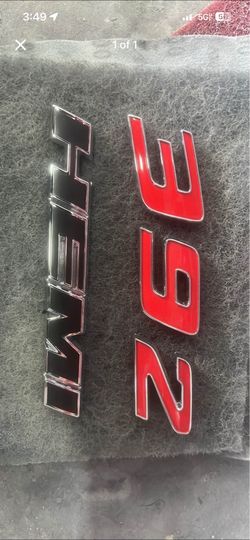 392 HEMI BADGES