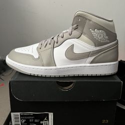 Jordan 1 Mid Linen 9.5