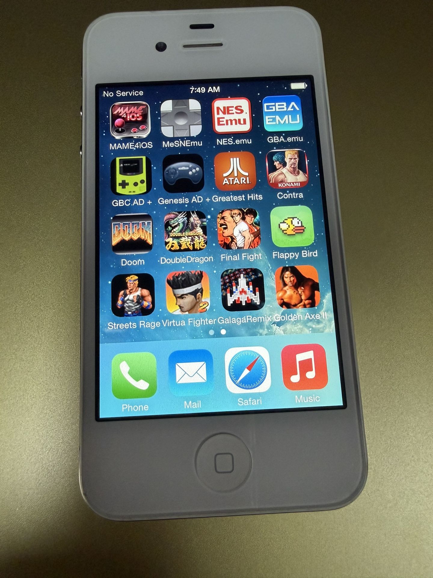 Old Apple Iphone 4