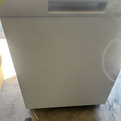 Dishwasher (HOTPOINT)