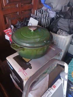 Cast iron pot large