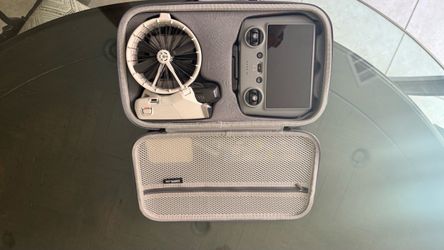 DJI Flip Fly More Combo w/ RC 2 + 3 Batteries – Like New / Very Low Flight unbound  Time
