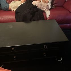 Living Spaces Coffee Table And Side Table