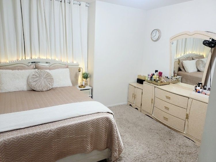 FREE-Full Size Bed Set