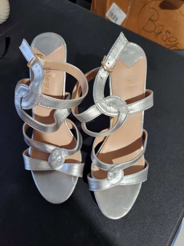 Sandal
